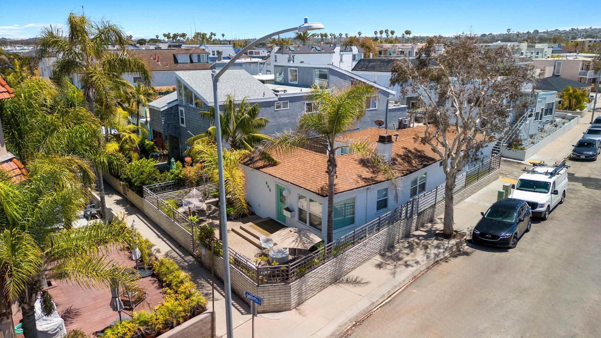 Holiday home Inviting 3br Near Mission
